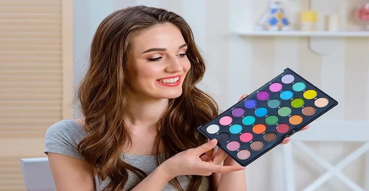 What is the importance of colour in makeup – auraacademy.in